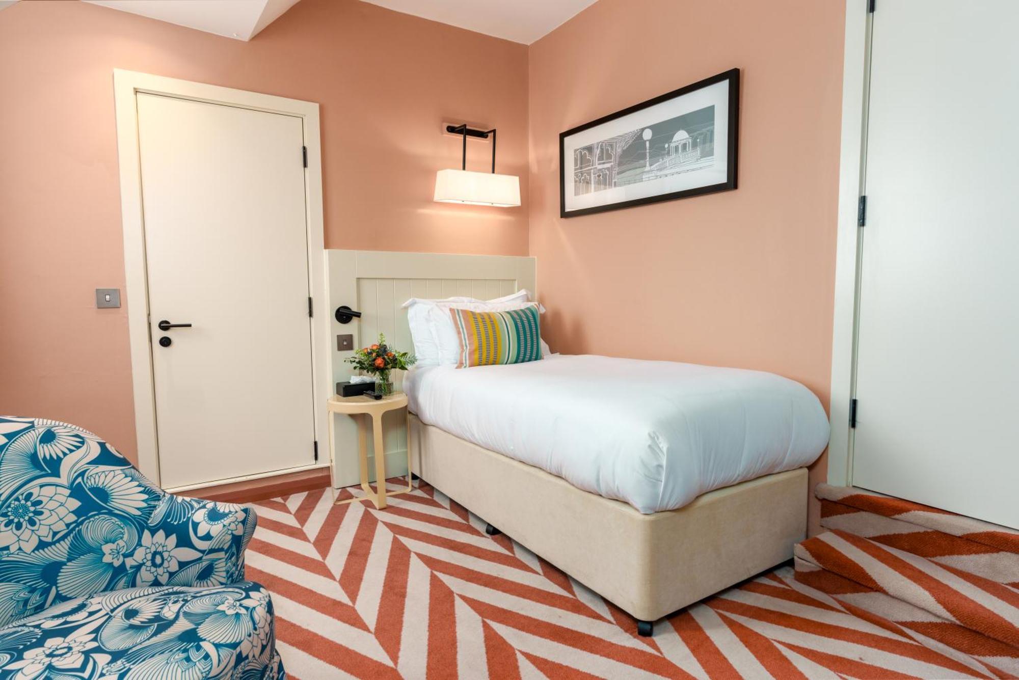 The Relais Cooden Beach And Spa Bexhill-on-Sea Eksteriør billede